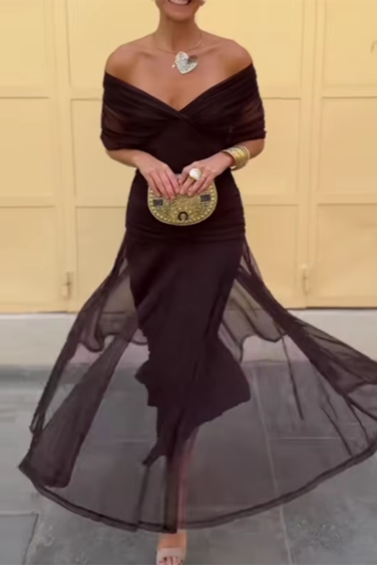 Louisa | Robe Maxi de Fête Élégante à Col V
