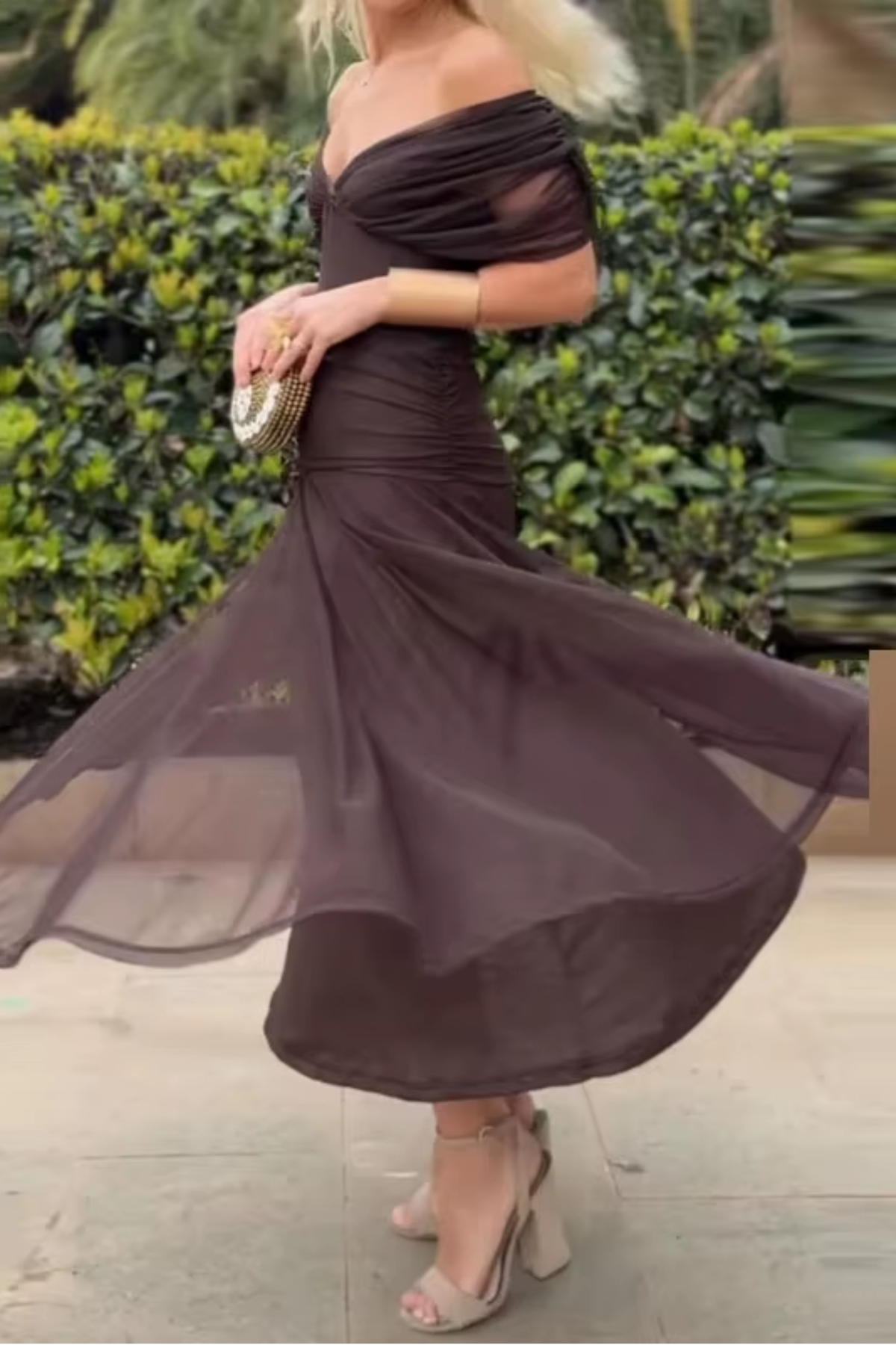 Louisa | Robe Maxi de Fête Élégante à Col V